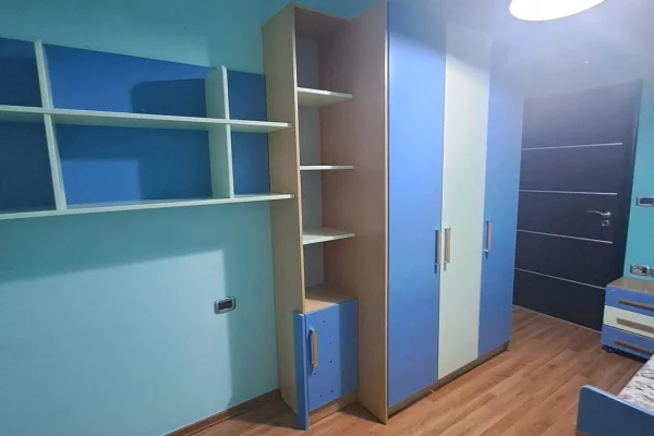 Shtepi me qera Penthose(kati i fundit panoramik) ne Vlore, 4+1, Mobilimi E mobiluar, Pagesa 600  Euro.