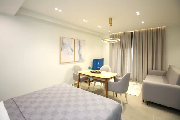 Shtepi me qera Apartament ne Vlore, Garsoniere, Mobilimi E mobiluar, Pagesa 300  Euro.