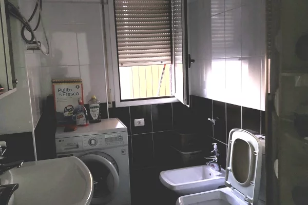 Shtepi me qera Apartament ne Vlore, 2+1, Mobilimi E mobiluar, Pagesa 500  Euro.