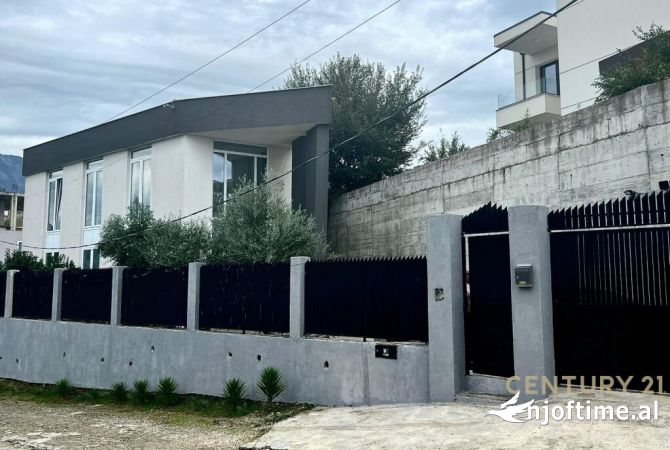 Shtepi ne shitje 3+1 ne Tirane - 390,000 Euro