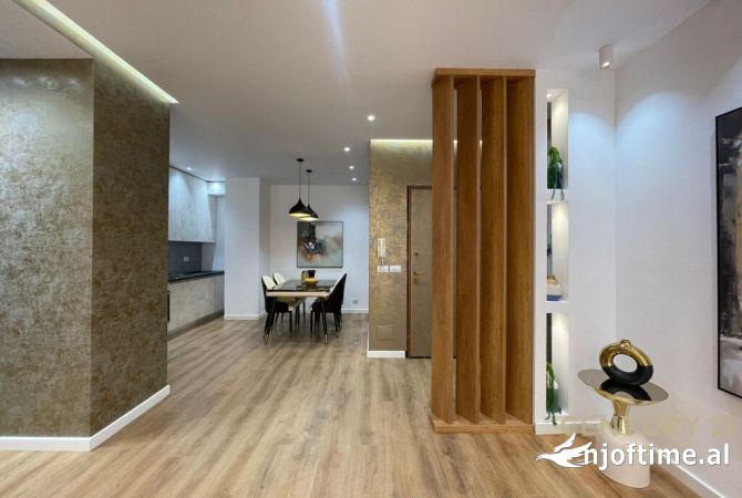 Shtepi ne shitje Apartament ne Tirane, 2+1, Mobilimi E mobiluar, Pagesa 285,000  Euro.
