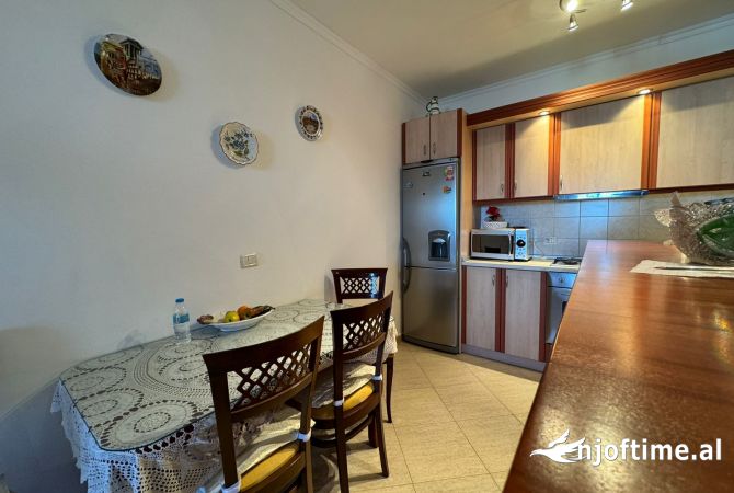 Shtepi ne shitje Apartament ne Durres, 2+1, Mobilimi E mobiluar, Pagesa 140,000  Euro.