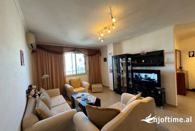 Shtepi ne shitje Apartament ne Durres, 2+1, Mobilimi E mobiluar, Pagesa 140,000  Euro.