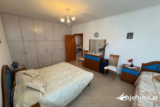 Shtepi ne shitje Apartament ne Durres, 2+1, Mobilimi E mobiluar, Pagesa 140,000  Euro.