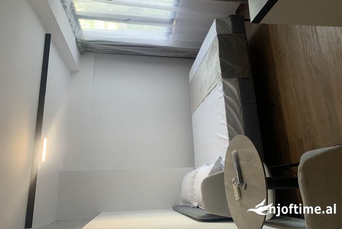 Shtepi ne shitje Apartament ne Tirane, 3+1, Mobilimi E mobiluar, Pagesa 330,000  Euro.