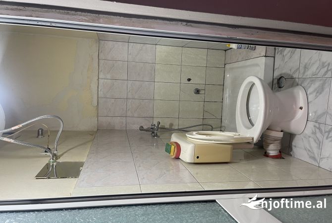 Shtepi me qera Shtepi Private ne Tirane, 1+1, Mobilimi E mobiluar, Pagesa 175  Euro.