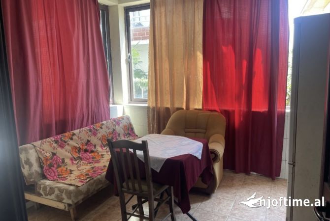 Shtepi me qera 1+1 ne Tirane - 175 Euro