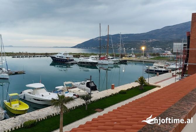 Porti Jahteve - Radhim, Toke ne Shitje me Hipotek