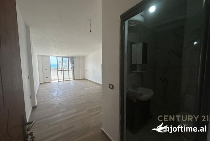 Shtepi ne shitje Apartament ne Durres, Garsoniere, Mobilimi Bosh, pa mobiluar, Pagesa 55,000  Euro.
