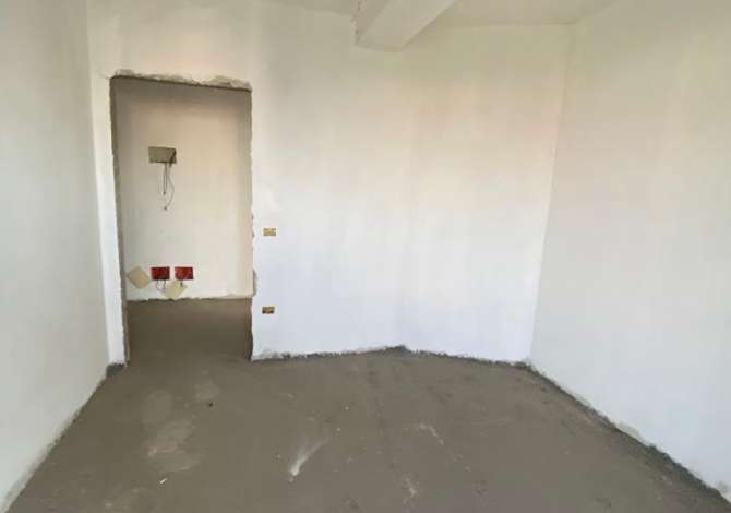 Shtepi ne shitje Apartament ne Tirane, 2+1, Mobilimi Bosh, pa mobiluar, Pagesa 93,000  Euro.