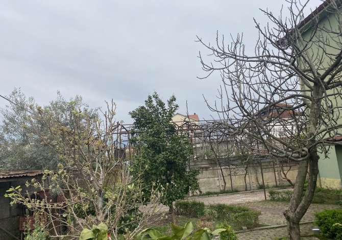 Shtepi ne shitje Shtepi Private ne Tirane, 4+1, Mobilimi Pjeserisht e mobiluar, Pagesa 165,000  Euro.