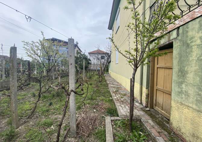 Shtepi ne shitje Shtepi Private ne Tirane, 4+1, Mobilimi Pjeserisht e mobiluar, Pagesa 165,000  Euro.