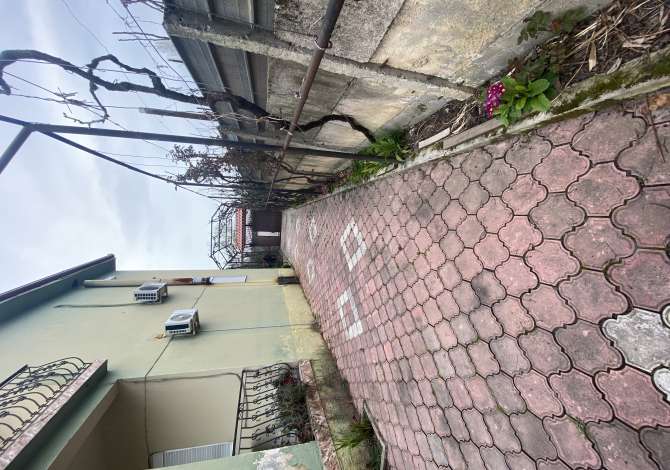 Shtepi ne shitje Shtepi Private ne Tirane, 4+1, Mobilimi Pjeserisht e mobiluar, Pagesa 165,000  Euro.