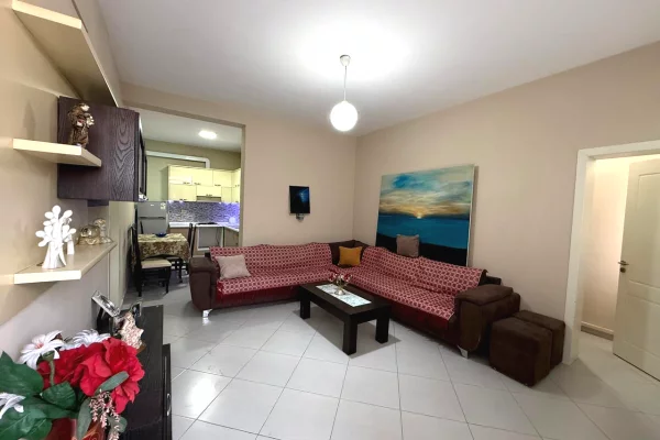 Shtepi ne shitje Shtepi Private ne Tirane, 4+1, Mobilimi E mobiluar, Pagesa 165,000  Euro.