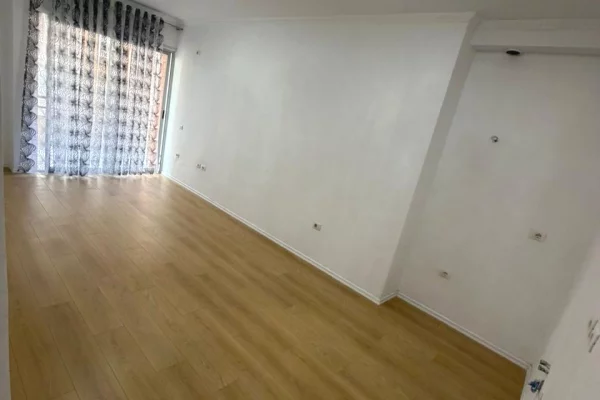 Shtepi ne shitje 2+1 ne Tirane - 112,000 Euro