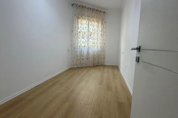 Shtepi ne shitje 2+1 ne Tirane - 112,000 Euro