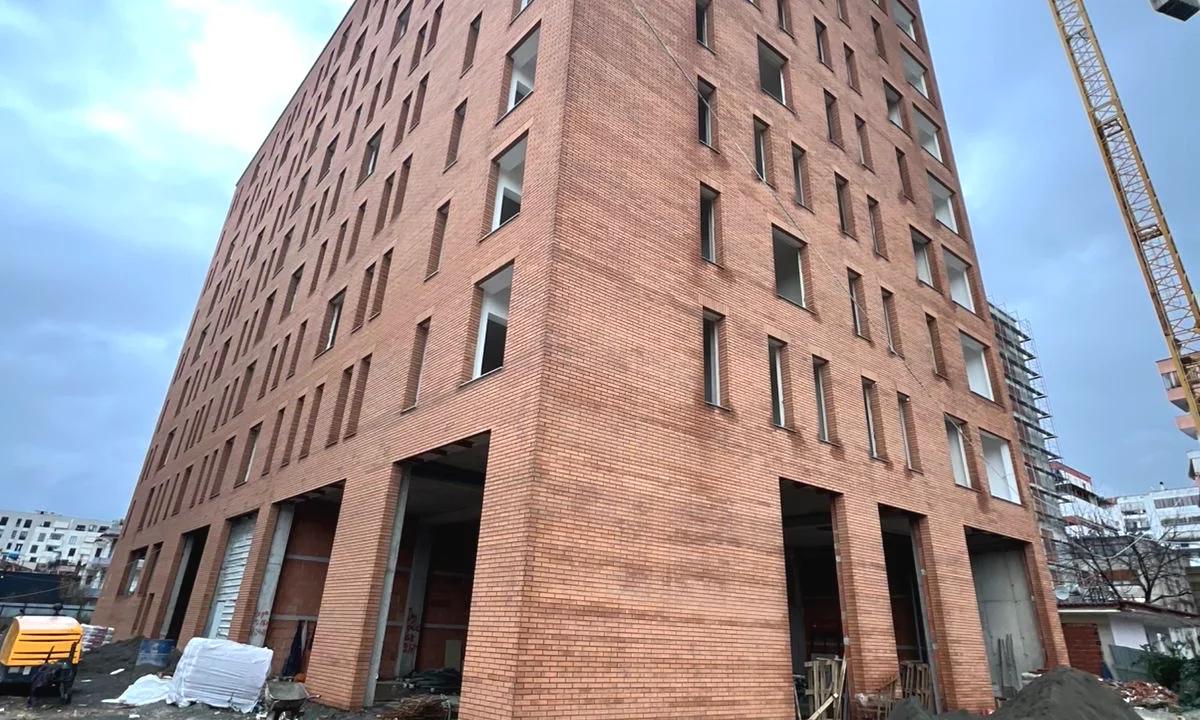 Shtepi ne shitje Apartament ne Tirane, 1+1, Mobilimi Bosh, pa mobiluar, Pagesa 86,000  Euro.