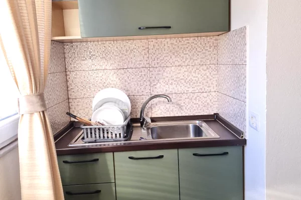 Shtepi ne shitje Apartament ne Tirane, 1+1, Mobilimi Bosh, pa mobiluar, Pagesa 88,000  Euro.