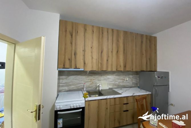 Shtepi me qera 1+1 ne Tirane - 30,000 Leke