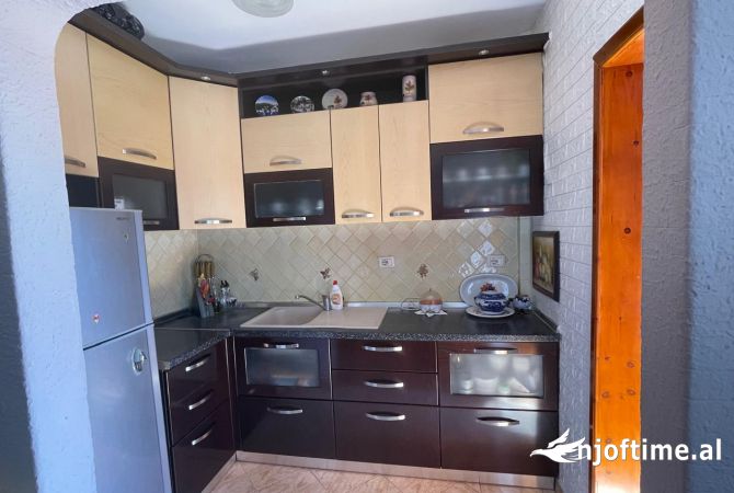 Shtepi me qera Apartament ne Tirane, 1+1, Mobilimi E mobiluar, Pagesa 420  Euro.