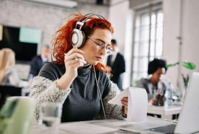 Njoftime Pune operatore per gjuhet Italiane Gjermane dhe Spanjolle
