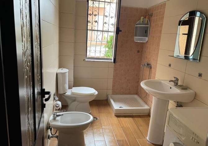 Shtepi me qera Apartament ne Tirane, 2+1, Mobilimi E mobiluar, Pagesa 45,000  Leke.