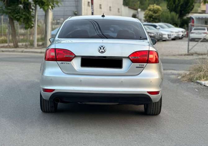 Makina me qera Volkswagen Jetta duke nisur nga 45 euro dita ,Aeroport Rinas
