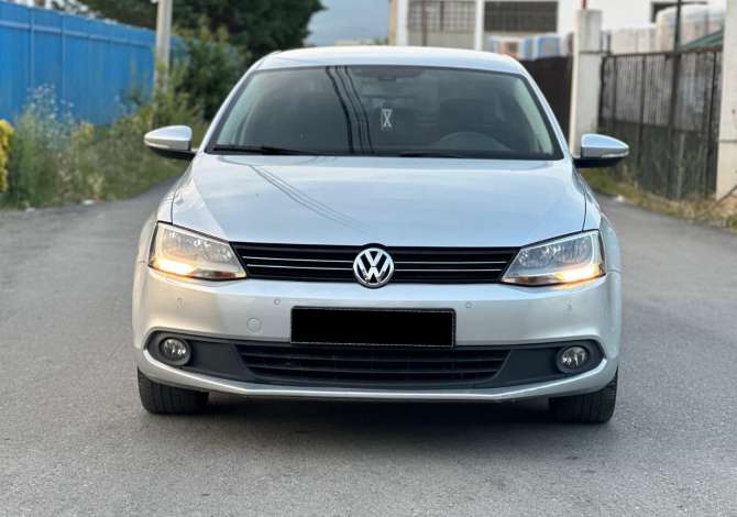 Makina me qera Volkswagen Jetta duke nisur nga 45 euro dita ,Aeroport Rinas
