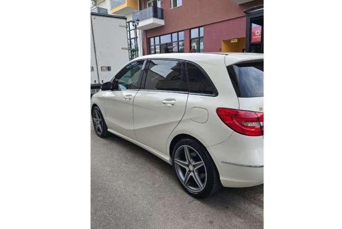 Makina ne shitje ne Tirane - 9,200 Euro