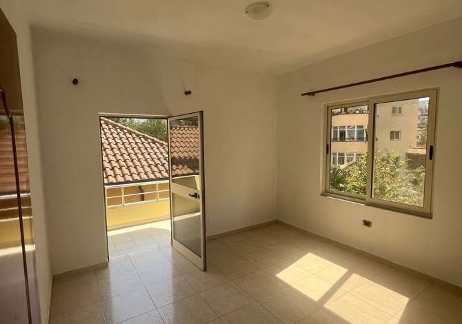 Ambient biznesi me qera 4+1 ne Tirane - 900 Euro