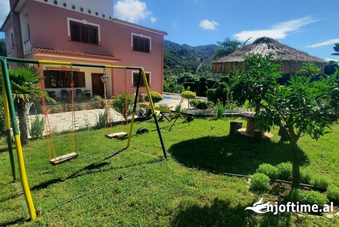 Shtepi me qera 4+1 ne Tirane - 1,400 Euro
