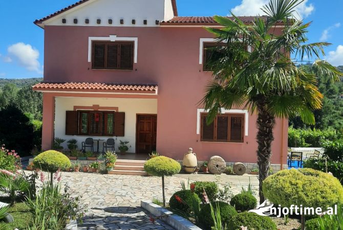Casa in affitto 4+1 a Tirana - 1,400 Euro
