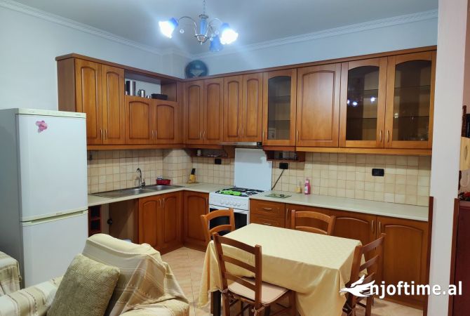 Shtepi me qera 2+1 ne Vlore - 27,000 Leke