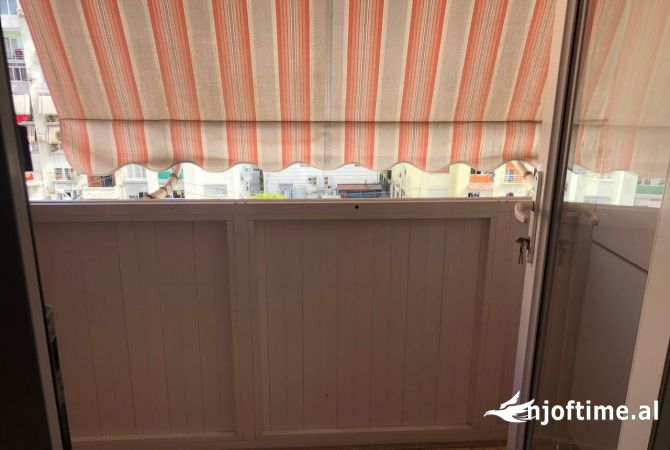 Shtepi me qera Apartament ne Tirane, 3+1, Mobilimi E mobiluar, Pagesa 600  Euro.