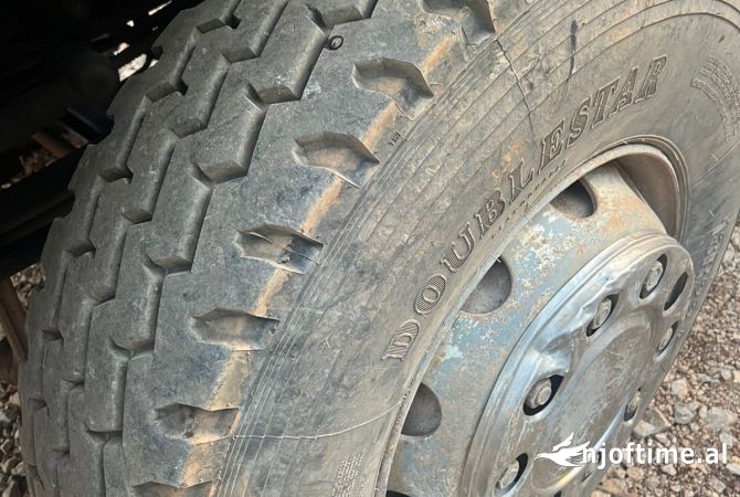 Makina ne shitje ne Tirane, Mercedes-Benz, 2002 Diesel,Kambio Manual Pagesa 35,500  Euro.