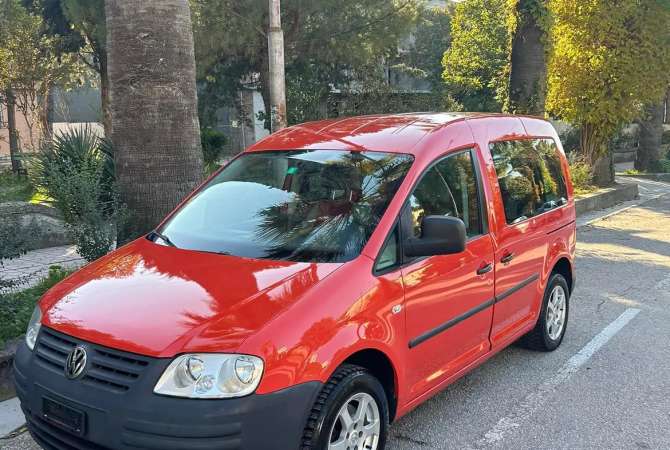 Makina ne shitje ne Tirane - 4,900 Euro