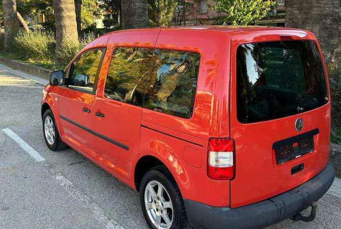 Makina ne shitje  ne Tirane - 4,900 Euro