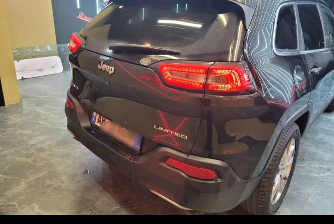 Makina ne shitje  ne Tirane - 13,000 Euro