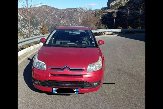 Makina ne shitje ne Tirane - 2,400 Euro