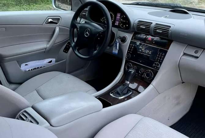 Makina ne shitje  ne Fier - 4,200 Euro