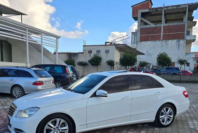 Makina ne shitje  ne Fier - 15,000 Euro