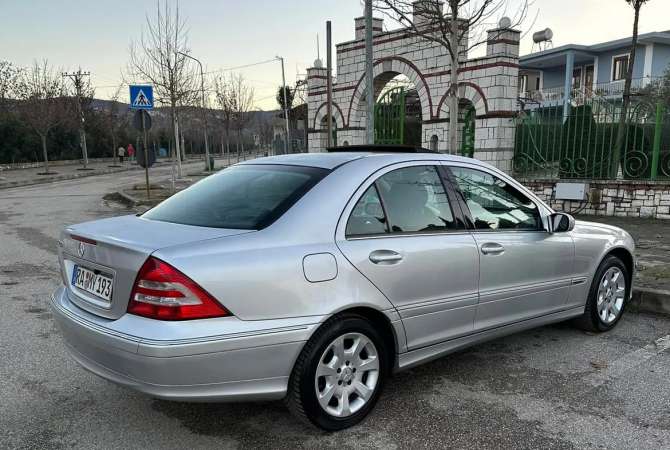 Makina ne shitje  ne Tirane - 3,999 Euro