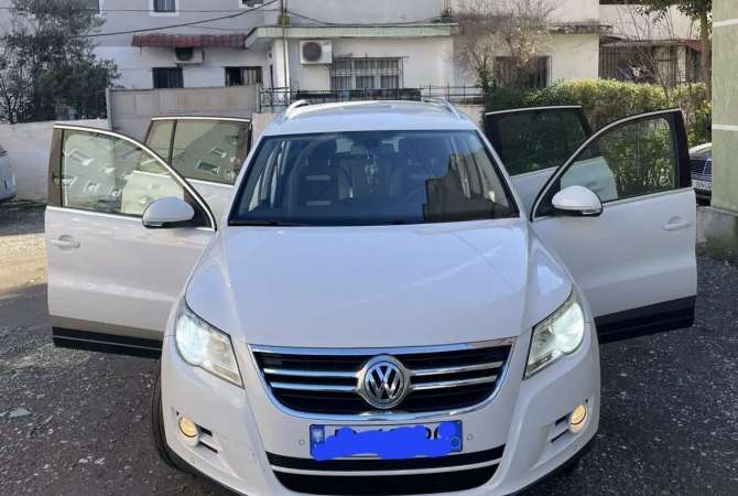 Makina ne shitje ne Tirane - 8,300 Euro