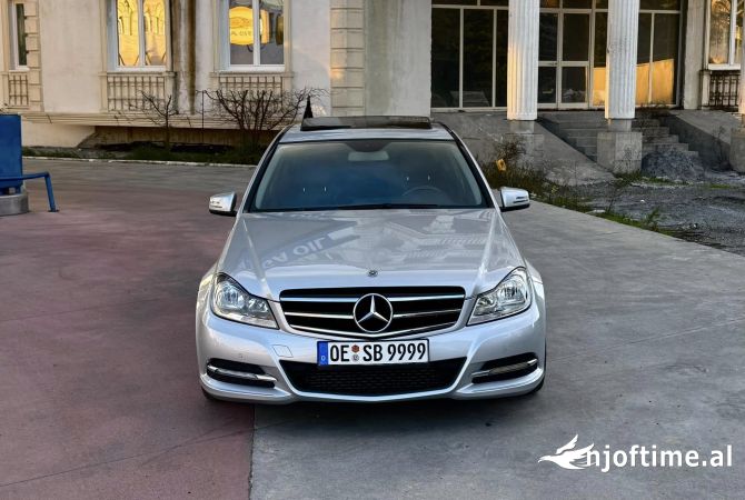 Makina ne shitje ne Tirane - 9,800 Euro