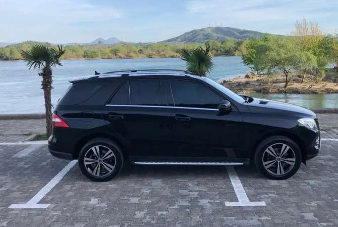 Makina ne shitje  ne Tirane - 17,500 Euro
