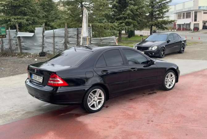 Makina ne shitje  ne Tirane - 5,200 Euro
