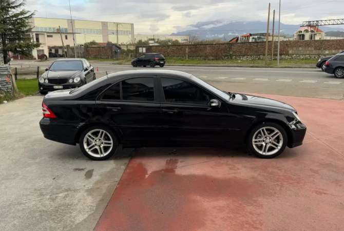 Makina ne shitje ne Tirane - 5,200 Euro