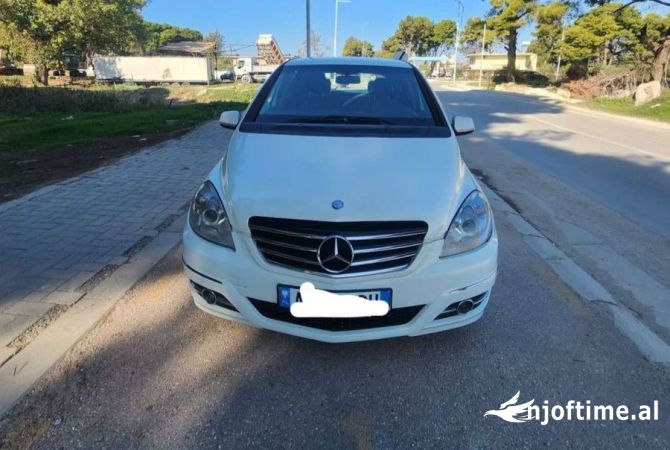 Makina ne shitje ne Tirane - 4,400 Euro