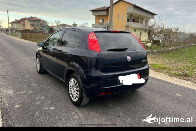Makina ne shitje ne Tirane - 3,600 Euro
