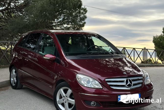 Makina ne shitje ne Tirane - 3,800 Euro